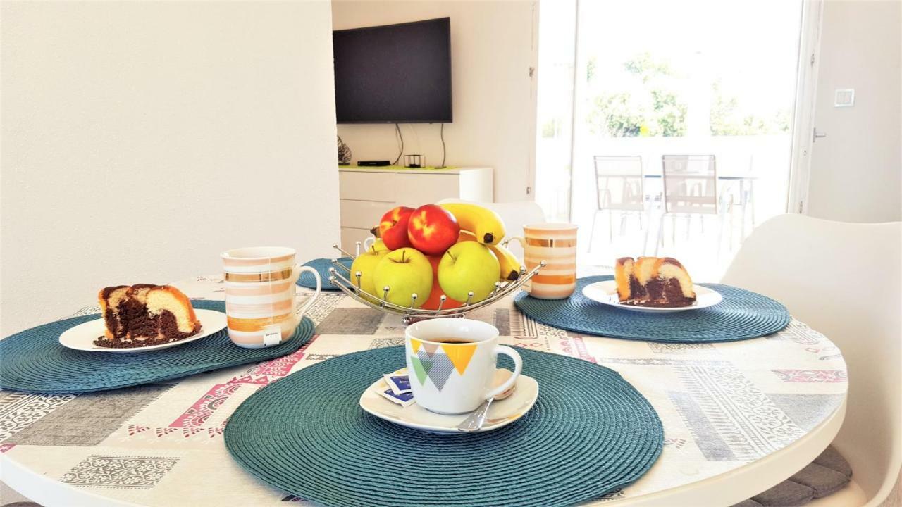 Apartment Svilan - Terrace With Sea View And Nature Zečevo Zewnętrze zdjęcie