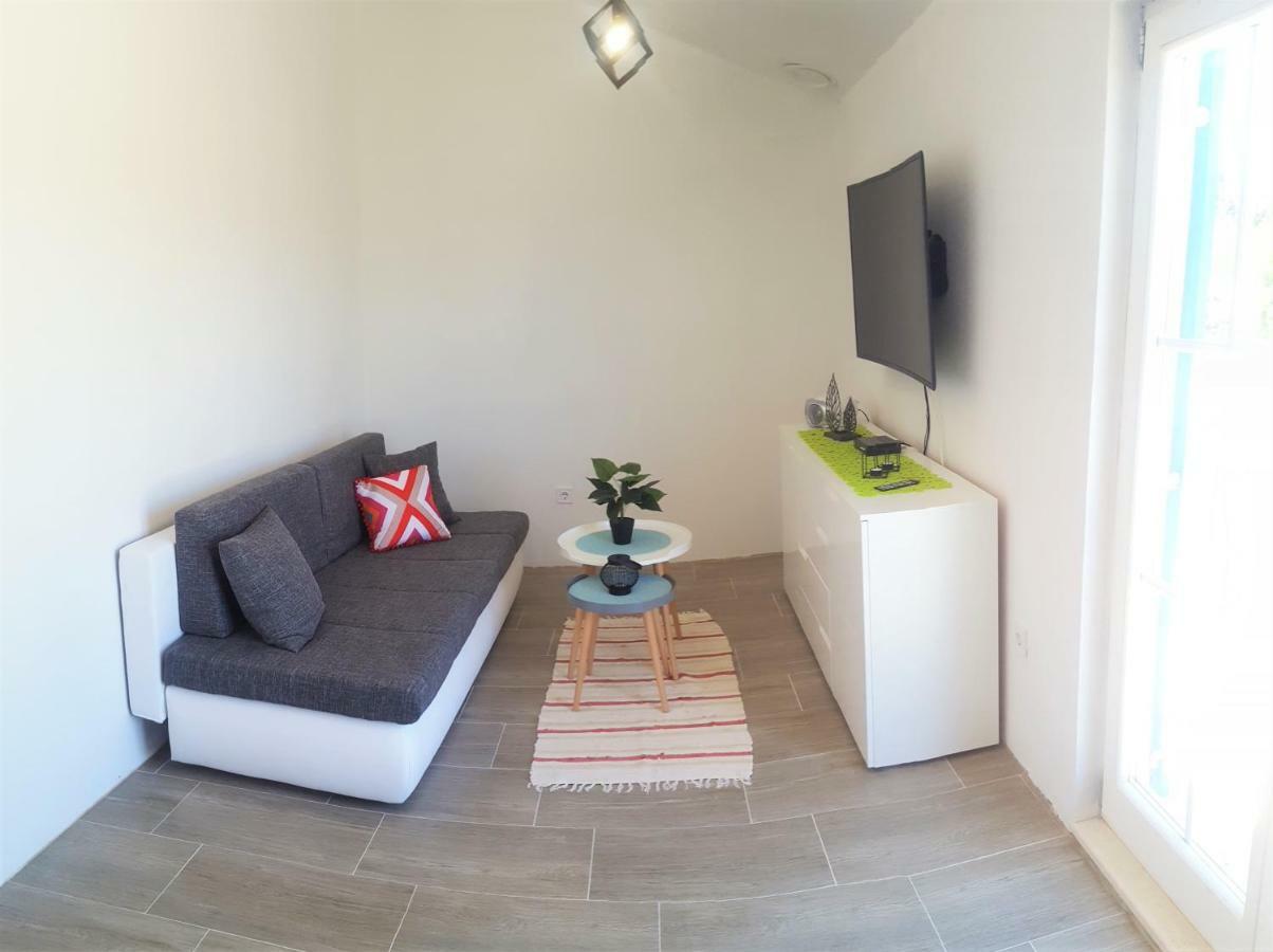 Apartment Svilan - Terrace With Sea View And Nature Zečevo Zewnętrze zdjęcie